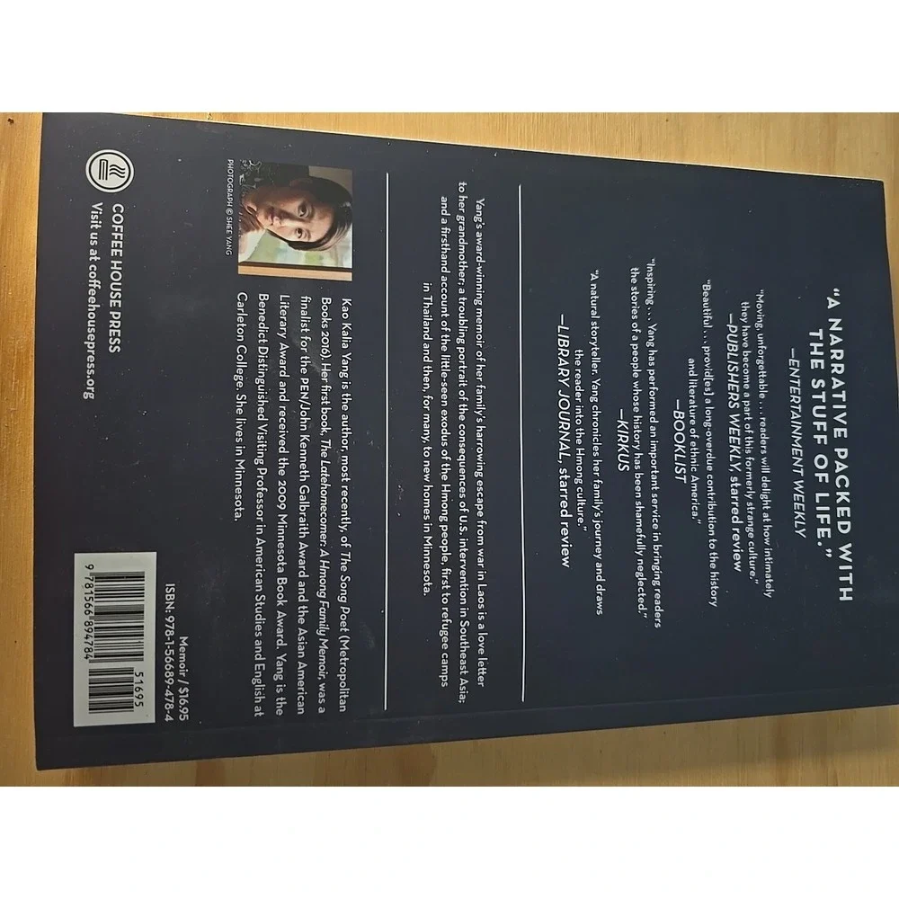 The Latehomecomer : A Hmong Family Memoir Paperback Kao Kalia Yan